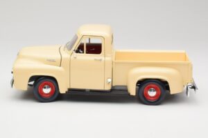 Ford Pickup Colonial Blanc Road Legends 1:18 92148 Métal — image 4 sur 8