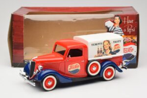 Ford Pickup Truck Pepsi-Cola Solido 1:18 99053 Métal — image 8 sur 8