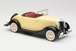 Ford Roadster Dearborn Yellow Solido 1:18 8008 Métal — image 6 sur 8