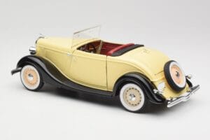 Ford Roadster Dearborn Yellow Solido 1:18 8008 Métal — image 7 sur 8
