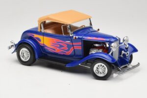 Ford Roadster Street Rod Bleu with Fire Road Signature 1:18 92249 Métal — image 6 sur 8