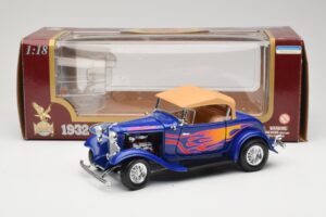 Ford Roadster Street Rod Bleu with Fire Road Signature 1:18 92249 Métal — image 8 sur 8
