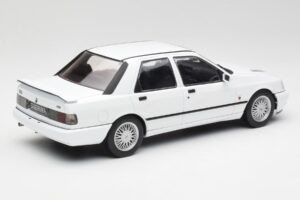 Ford Sierra RS Cosworth 4x4 Blanc MCG 1:18 MCG18353 Métal — image 2 sur 6