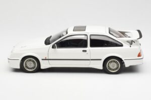 Ford Sierra RS Cosworth Blanc AUTOart 1:18 72862 Métal — image 4 sur 8