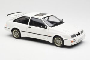 Ford Sierra RS Cosworth Blanc AUTOart 1:18 72862 Métal — image 6 sur 8