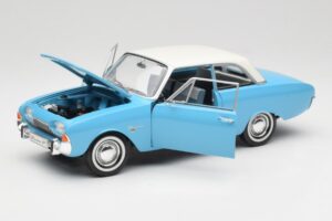Ford Taunus 12M P1 Taunus Blue Revell 1:18 08880 Métal — image 2 sur 8