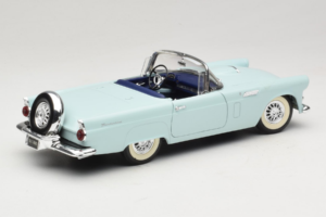 Ford Thunderbird Vert Revell 1:18 8804-G1 Métal — image 3 sur 8