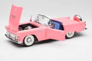 Ford Thunderbird Rose Revell 1:18 8804 Métal — image 2 sur 8
