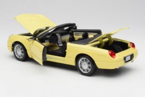 Ford Thunderbird Show Car Jaune Maisto 1:18 50335 Métal — image 5 sur 8