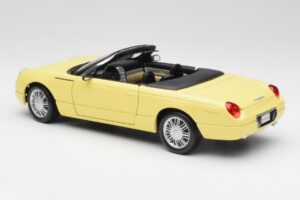 Ford Thunderbird Show Car Jaune Maisto 1:18 50335 Métal — image 7 sur 8