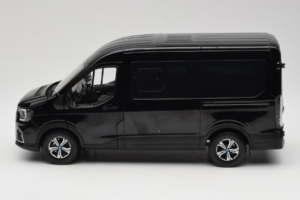 Ford Transit Noir JMC 1:18 SHRV363CM02JP Métal — image 4 sur 8