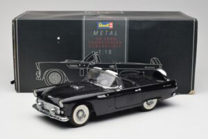Ford Thunderbird Cabriolet Noir Revell 1:18 8818-M1 Métal — image 8 sur 8