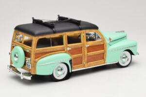 Ford Woody Panel Wagon Vert Menthe Road Signature 1:18 20028 Métal — image 3 sur 8