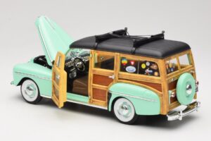 Ford Woody Panel Wagon Vert Menthe Road Signature 1:18 20028 Métal — image 5 sur 8