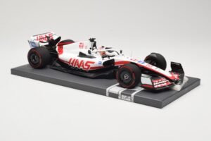 Haas VF-22 #20 K. Magnussen Bahrain GP 2022 Minichamps 1:18 117220120 Métal — image 4 sur 6