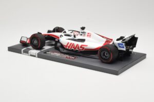 Haas VF-22 #20 K. Magnussen Bahrain GP 2022 Minichamps 1:18 117220120 Métal — image 5 sur 6