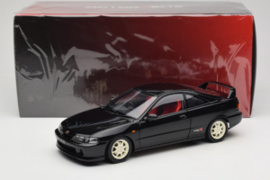 Honda Integra Type R DC2 Pre-Facelift Flamenco Black Pearl MotorHelix 1:18 M85203 Métal — image 8 sur 8