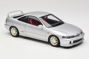 Honda Integra Type R DC2 Pre-Facelift Vogue Silver Metallic MotorHelix 1:18 M85202 Métal — image 6 sur 8