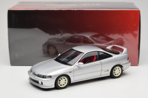 Honda Integra Type R DC2 Pre-Facelift Vogue Silver Metallic MotorHelix 1:18 M85202 Métal — image 8 sur 8