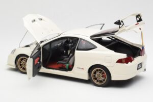 Honda Integra DC5 Type R Mugen Blanc AUTOart 1:18 73251 Métal — image 5 sur 8