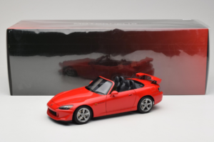 Honda S2000 AP2 Type S New Formula Red MotorHelix 1:18 M85112 Métal — image 9 sur 9