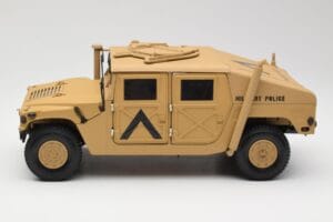 Hummer H1 AM General Military Police Exoto 1:18 01801 Métal — image 4 sur 8