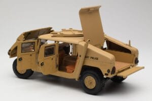 Hummer H1 AM General Military Police Exoto 1:18 01801 Métal — image 5 sur 8