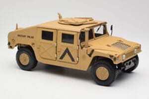 Hummer H1 AM General Military Police Exoto 1:18 01801 Métal — image 6 sur 8