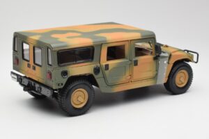 Hummer H1 Station Wagon Military Maisto 1:18 56049 Métal — image 3 sur 8