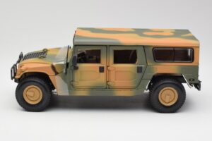 Hummer H1 Station Wagon Military Maisto 1:18 56049 Métal — image 4 sur 8