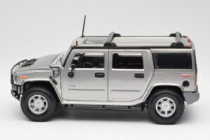 Hummer H2 Argent Maisto 1:18 7449569 Métal — image 4 sur 8