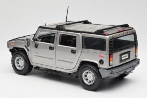 Hummer H2 Argent Maisto 1:18 7449569 Métal — image 7 sur 8