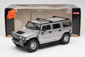 Hummer H2 Argent Maisto 1:18 7449569 Métal — image 8 sur 8