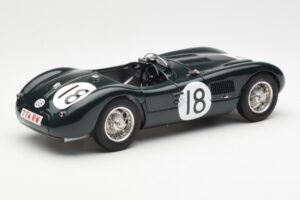Jaguar C-Type #18 T. Rolt / D. Hamilton 24 Hours of Le Mans Winner 1953 CMC 1:18 M-195 Métal — image 2 sur 6