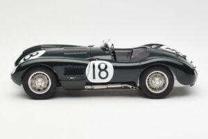 Jaguar C-Type #18 T. Rolt / D. Hamilton 24 Hours of Le Mans Winner 1953 CMC 1:18 M-195 Métal — image 3 sur 6