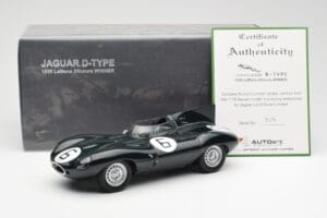Jaguar D-Type #6 M. Hawthorn / I. Bueb Team Jaguar Cars Ltd 24 Hours of Le Mans 1955 AUTOart 1:18 85586 Métal — image 6 sur 6