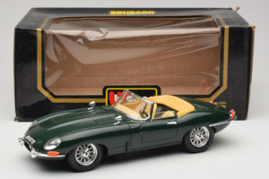 Jaguar E-Type Cabriolet Vert Bburago 1:18 3026 Métal — image 8 sur 8