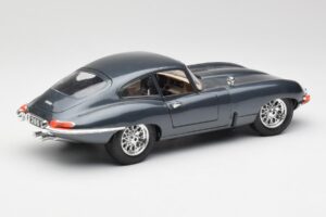 Jaguar E-Type Gris Bburago 1:18 30018 Métal — image 3 sur 8