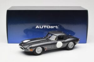 Jaguar E-Type Series 1 Coupe Lightweight Gris Foncé AUTOart 1:18 73647 Métal — image 8 sur 8