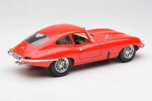 Jaguar E-Type Rouge Bburago 1:18 3018 Métal — image 3 sur 8