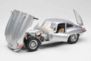 Jaguar E-Type Series 1 Argent Bburago 1:18 3018-M2 Métal — image 2 sur 8