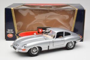 Jaguar E-Type Series 1 Argent Bburago 1:18 3018-M2 Métal — image 8 sur 8