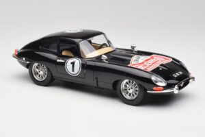 Jaguar E-Type Series 1 #1 British Racing Green Bburago 1:18 3018-M3 Métal — image 6 sur 8