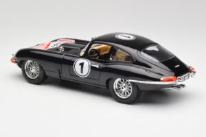 Jaguar E-Type Series 1 #1 British Racing Green Bburago 1:18 3018-M3 Métal — image 7 sur 8