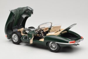 Jaguar E-Type Series 1 Roadster Vert Bburago 1:18 3016-M1 Métal — image 5 sur 8