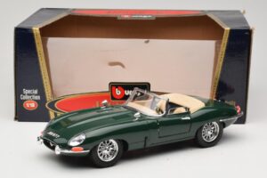 Jaguar E-Type Series 1 Roadster Vert Bburago 1:18 3016-M1 Métal — image 8 sur 8