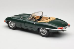 Jaguar E-Type Series 1 Roadster Vert Bburago 1:18 3018-M5 Métal — image 7 sur 8