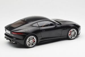 Jaguar F-Type R X152 Noir Mat AUTOart 1:18 73652 Composite — image 3 sur 8