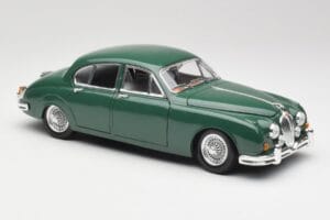 Jaguar Mark II British Racing Vert & Intérieur Bleu Maisto 1:18 59001 Métal — image 6 sur 8