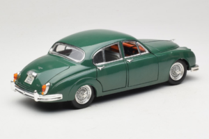 Jaguar Mark II Vert Tchibo 1:18 49420 Métal — image 3 sur 8